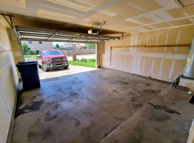 Building Photo - Beautiful 4-Bedroom Home for Lease – Corne...