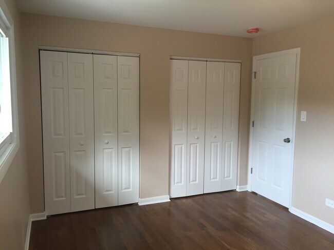 Building Photo - 918 Parkwood Dr