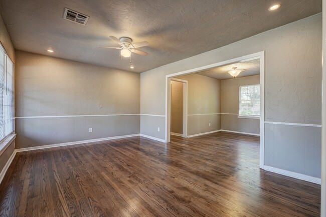 Building Photo - 1824 Andover Ct