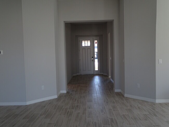 Foto del edificio - 5908 Fieldmoor Ct