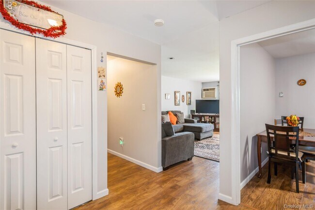 Foto del edificio - 138 Country Club Ln