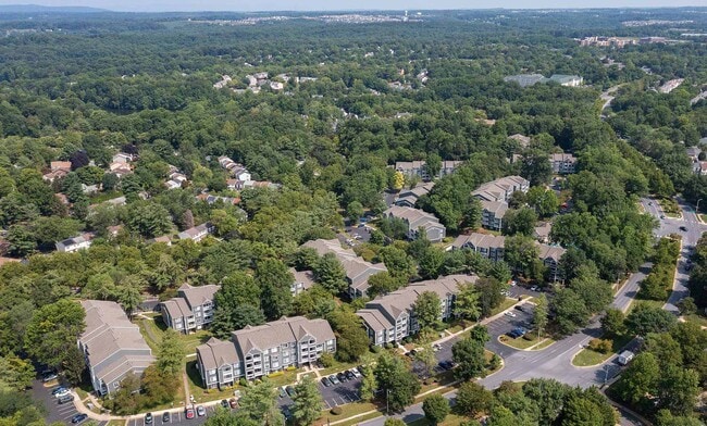 Building Photo - Canterbury Apartments