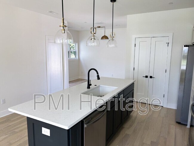 Foto del edificio - 608 N 6th St