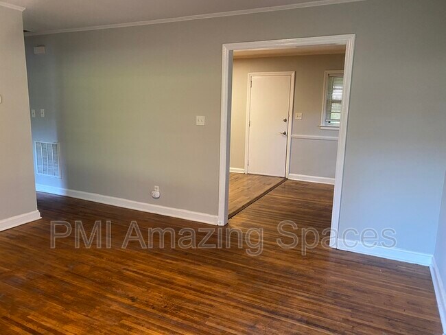 Foto del edificio - 4164 Welling Ave