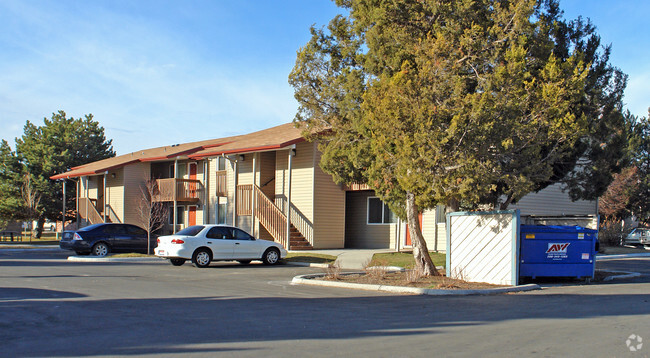 Building Photo - Sandlewood Apartments