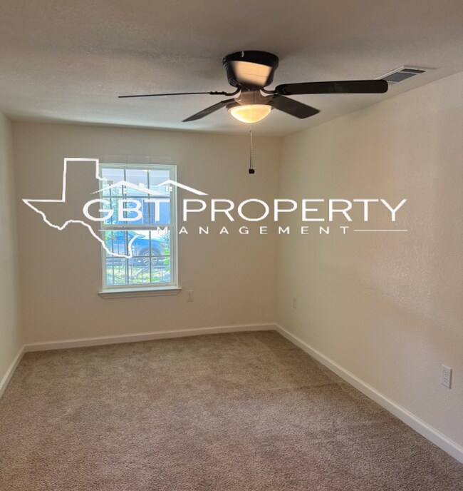 Foto del edificio - Beautifully Renovated 3 Bed, 2 Bath Home f...