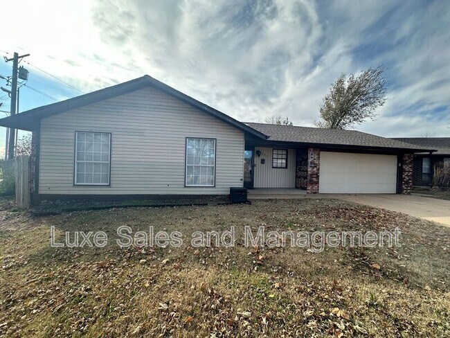 Building Photo - 901 Craig Dr
