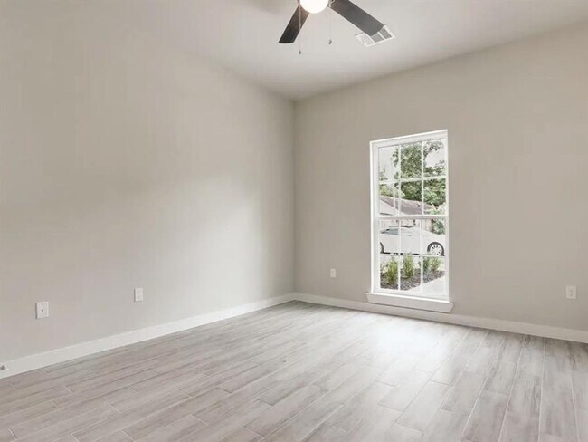 Foto del edificio - 4425 Clover St