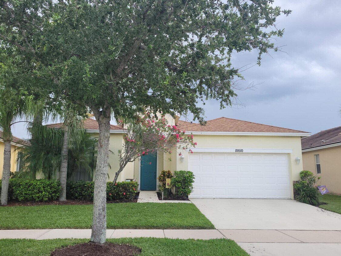 Primary Photo - 10010 SW Stonegate Dr