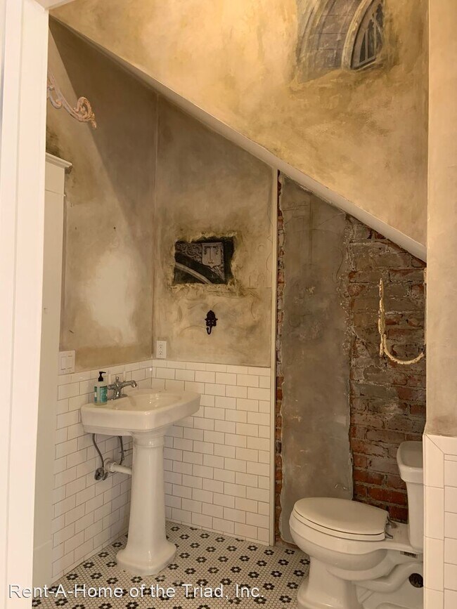 Building Photo - 2 br, 2 bath House - 218 Tate Street #4 Do...