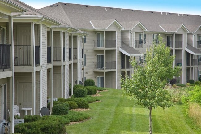 Building Photo - Crooked Creek