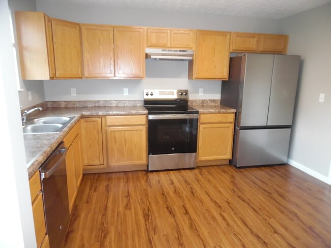 Building Photo - 445 Draft Ct