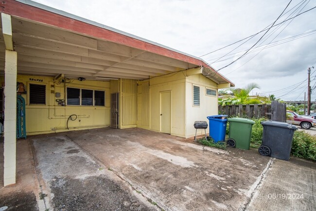 Building Photo - $3000.00 | 3bd/2.5ba UPGRADED Duplex In Wa...