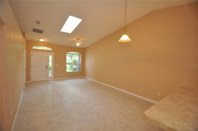 Building Photo - 69 Rose Dr