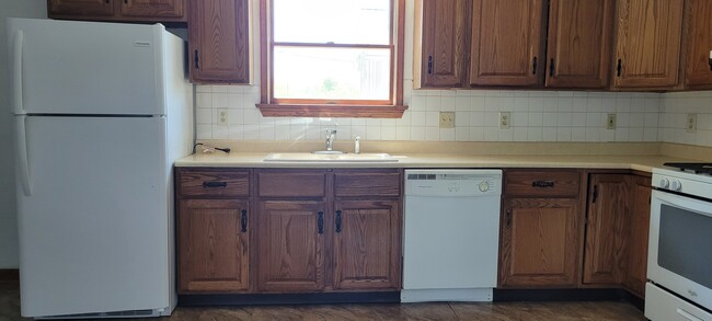 KITCHEN - 4518 Zuck Rd