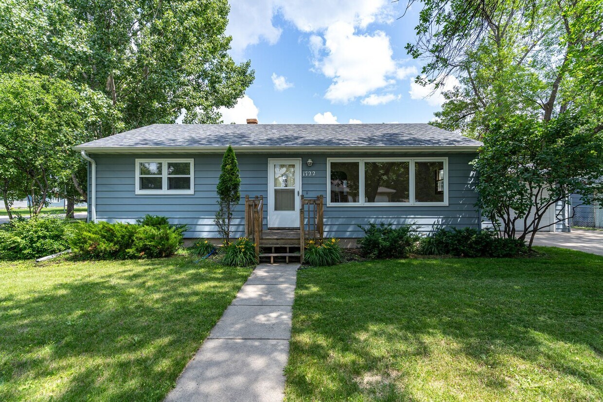 Primary Photo - 3 Bedroom, 2 Bath Single Family Home
