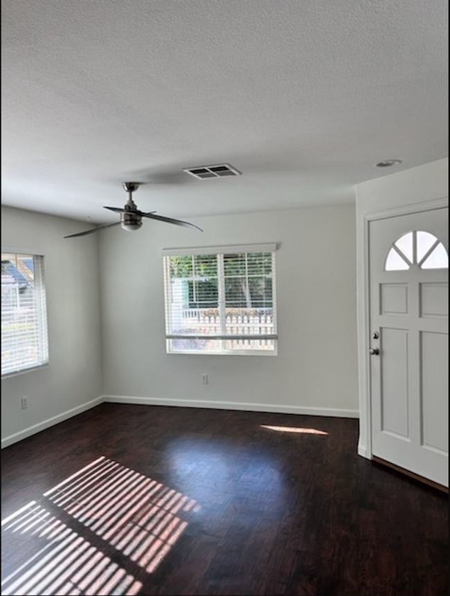 Building Photo - Charming 3-Bedroom with 2.5 Bath (Ewa Beach)