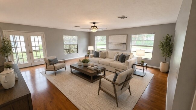 Building Photo - 5001 Vivienda Way