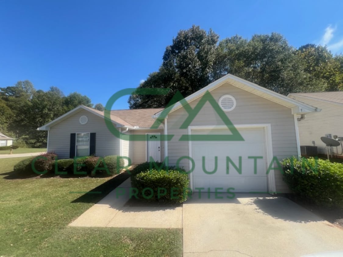 Modern Updates! 3 Bed/2 bath Single Family Home! - 203 Cypress Cove Ct