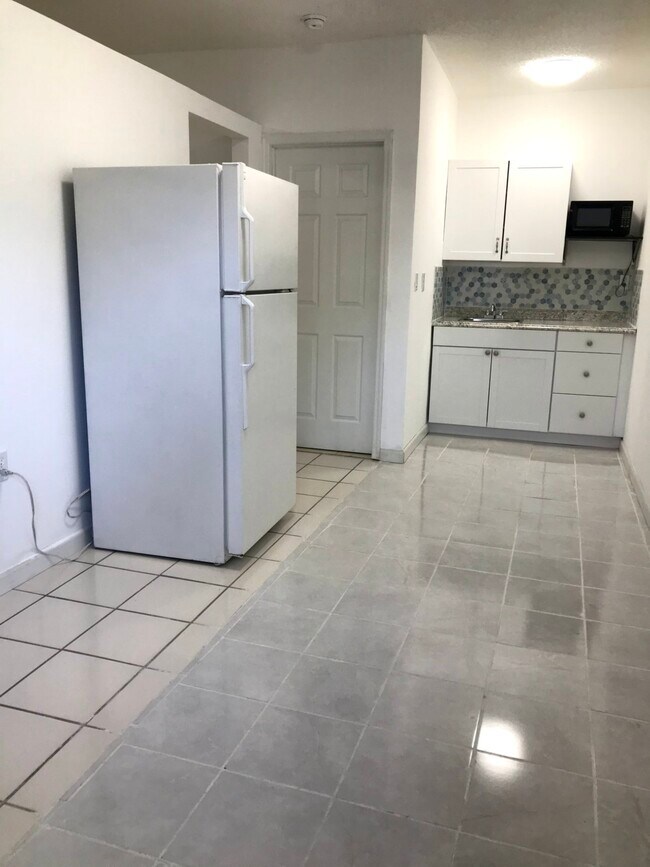 Kitchen living area - 12000 SW 93rd St