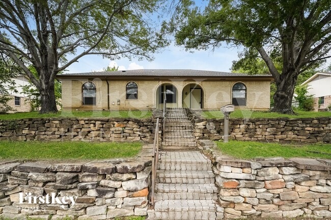 Building Photo - 3417 Willowcrest Dr
