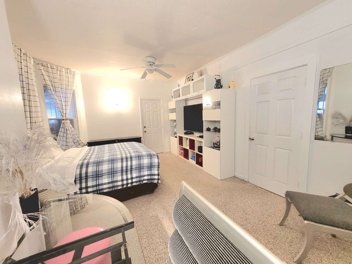 101 E Black Horse Pike, Pleasantville, NJ 08232 House Rental in