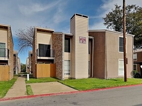 Building Photo - 5534 Boca Raton Blvd