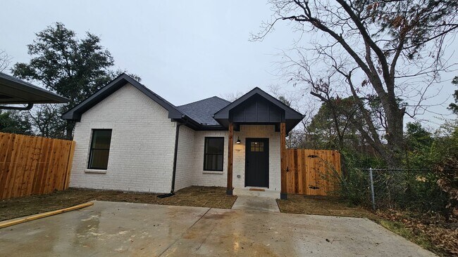 Photo - 1700 Kendolph Dr Apartment