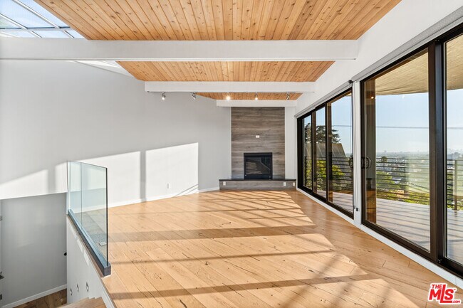Foto del edificio - 3921 Clayton Ave W