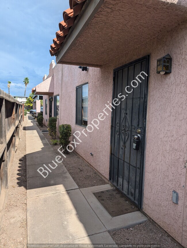 Foto del edificio - 2427 N Fair Oaks Ave