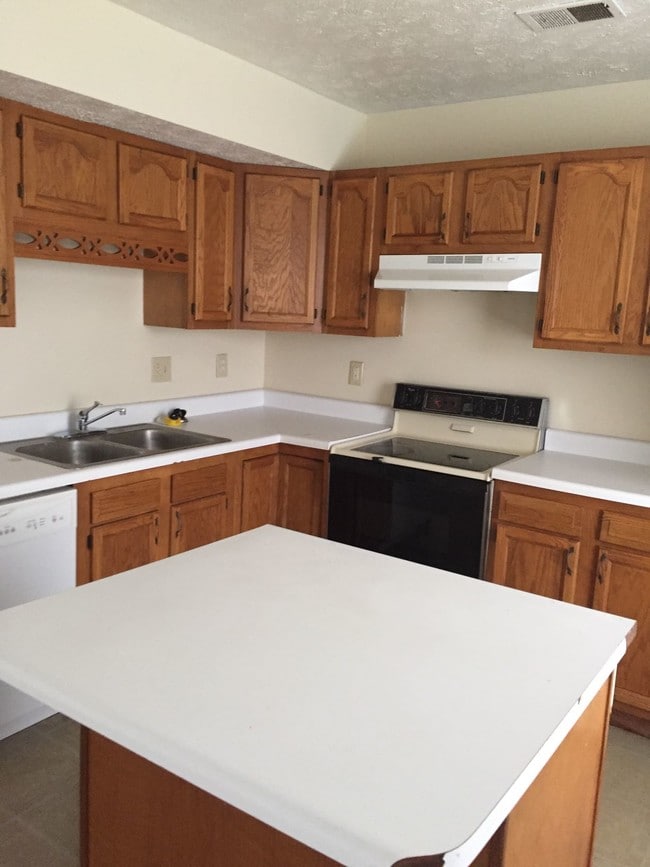 Foto del edificio - 4819 May Ridge Ln