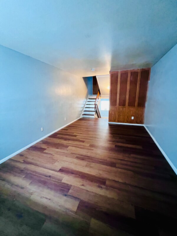 Foto del edificio - 8865 N Swan Rd
