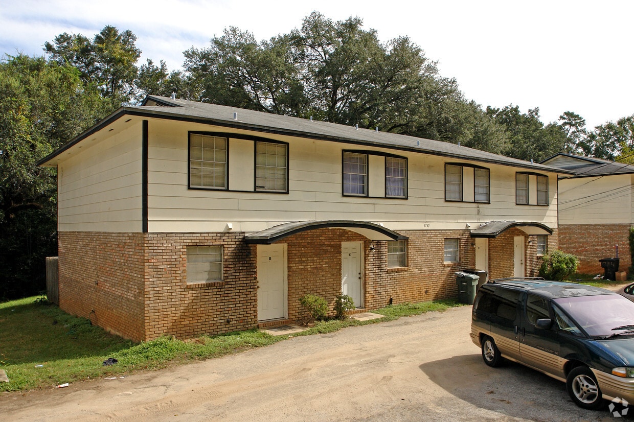 1742 Hartsfield Rd, Tallahassee, FL 32303 Apartments in Tallahassee