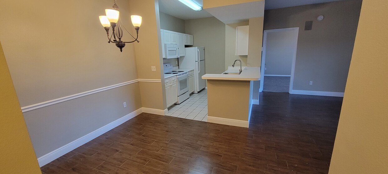 Foto principal - 14304 Fredricksburg Dr