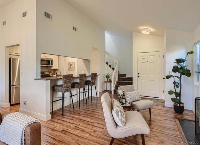 Photo - 540 S Forest St Apartment