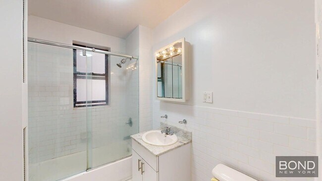 Foto del edificio - 140 W 55th St