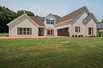 Building Photo - 57 Scattered Oaks Dr