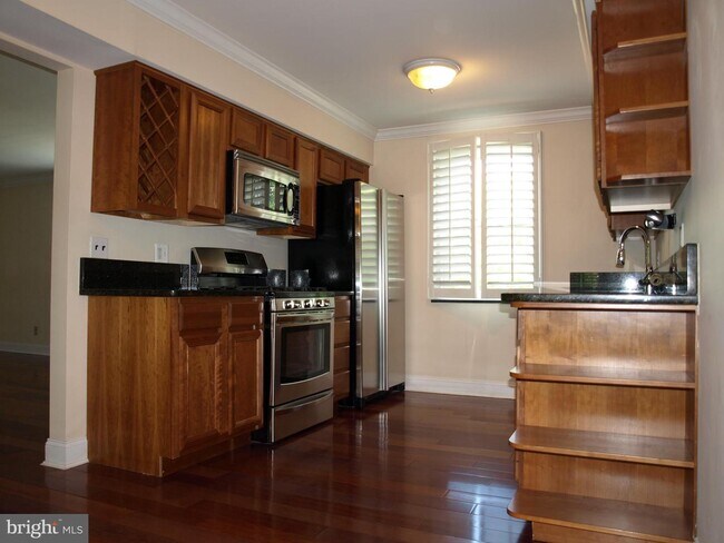 Foto del edificio - 4225 N Henderson Rd