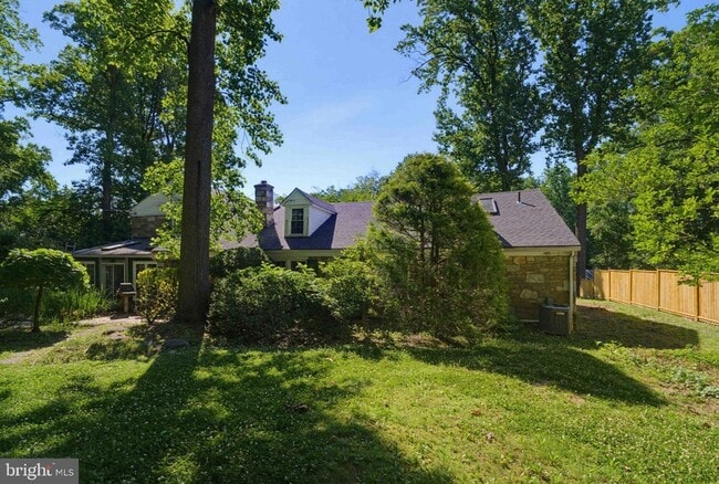 Building Photo - 1268 Rydal Rd