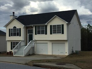 Building Photo - 10600 Redbud Ln