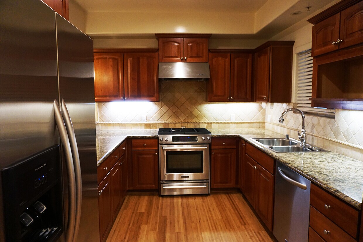 Kitchen - 1511 Camden Ave