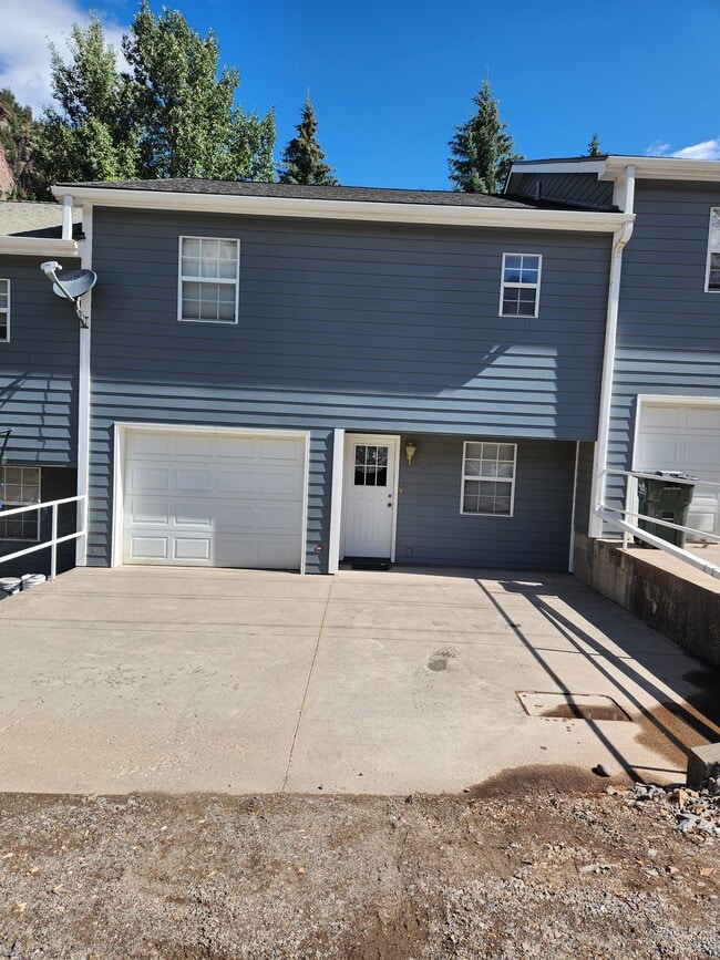 Building Photo - 107 5th Ave