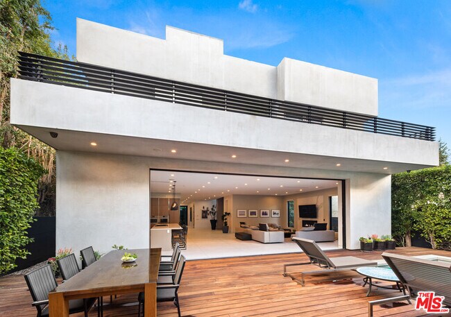 Foto del edificio - 623 N Edinburgh Ave
