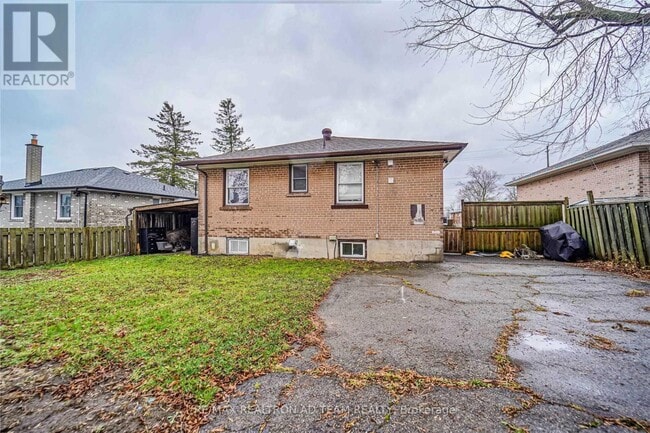 Building Photo - 546 Phillip Murray Ave