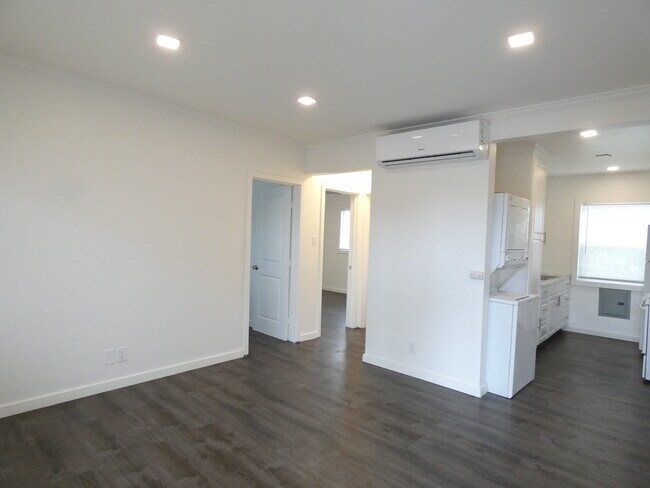 Building Photo - 1071 Olive Ave