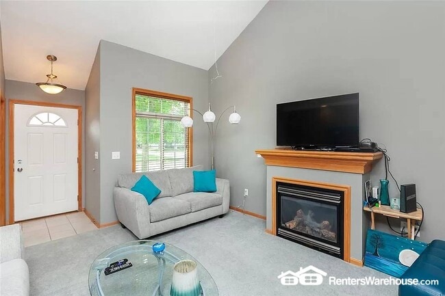 Building Photo - 3799 Village Run Dr