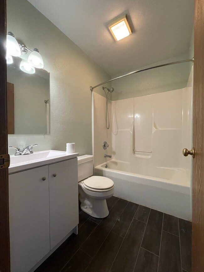 Foto del edificio - Whittier Apartments