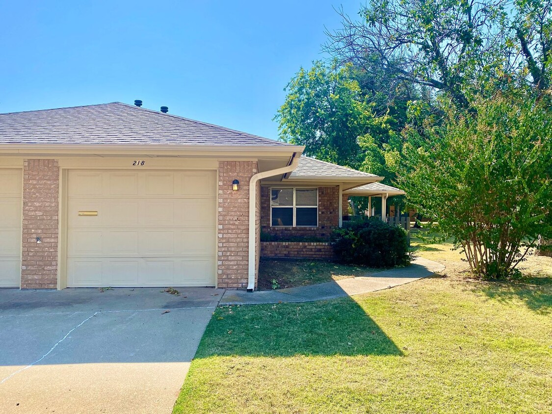 Foto principal - Peaceful 2 Bed, 1 Bath in Edmond