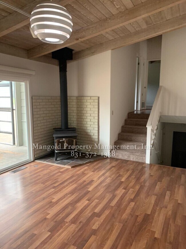 Building Photo - Great Home Located In Monterey Neighborhoo...