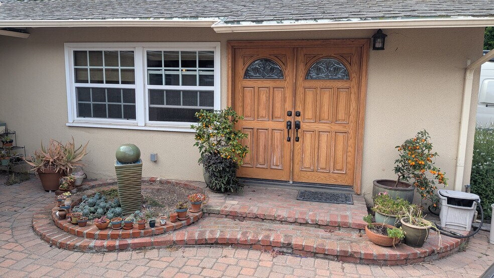 570 Carlo Dr